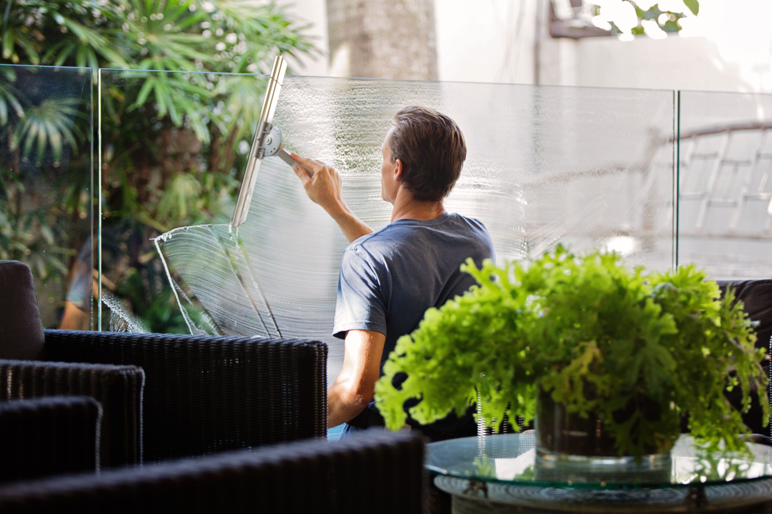 man window washing